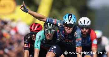 Tim Merlier snelt op indrukwekkende wijze naar nieuwe ritzege in Tour de France, Olav Kooij derde