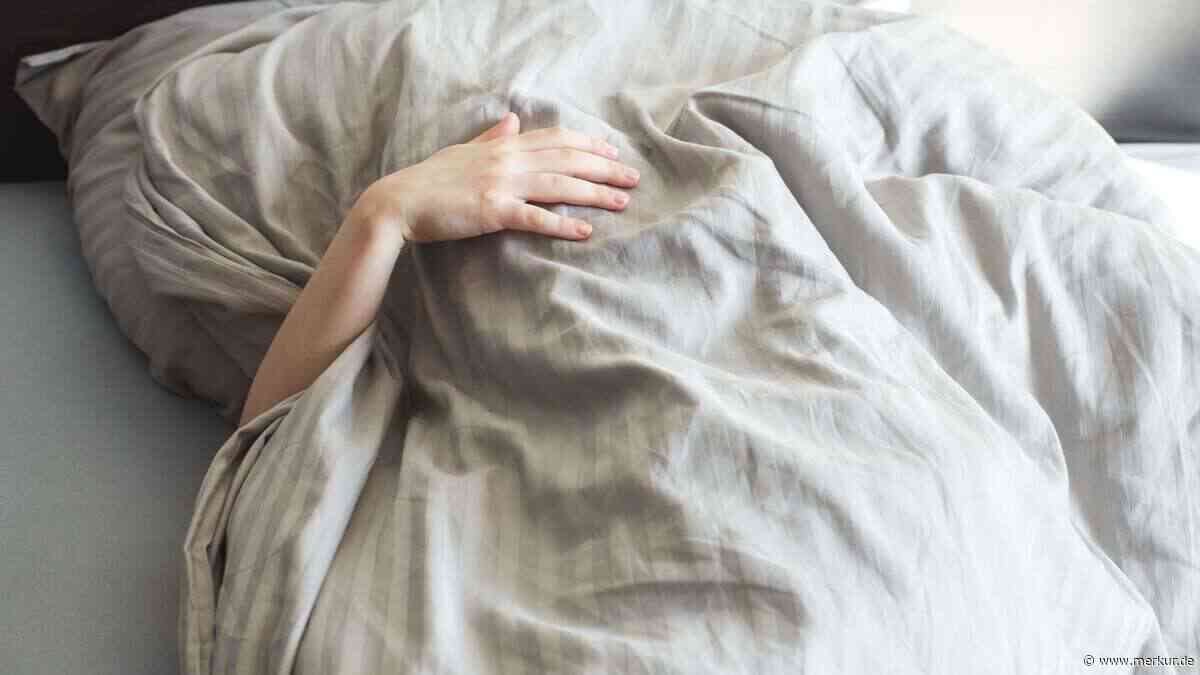 Schlafstörungen in den Wechseljahren: Expertin erklärt Ursachen und Lösungen