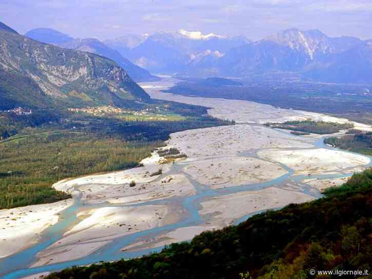 Si tuffa nel Tagliamento per salvare i figli e non riemerge: trovato morto il padre disperso