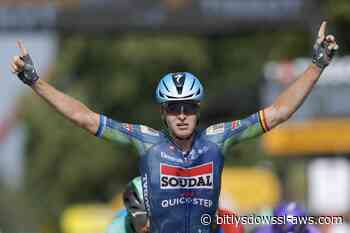 Tim Merlier celebra su segunda etapa en el Tour de Francia en días seguidos