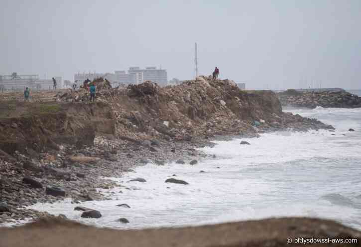 Jorge Rodríguez negó que se esté lanzando escombros dejados por los terremotos en playas de La Guaira