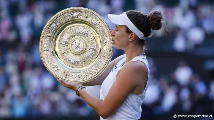 Linda Noskova se coronó campeona en Wimbledon tras vencer a Muchova
