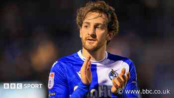 Wales defender Lockyer signs for Melbourne Victory