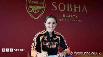 Arsenal sign Spain defender Batlle on free transfer