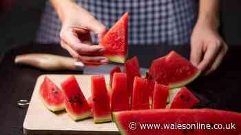 2 ways to cut watermelon like a pro to ensure you waste no fruit