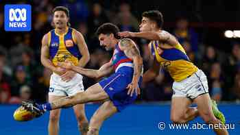 Live: Bulldogs - Eagles kicks off Sunday footy at Docklands