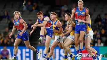 AFL LIVE: Naughton gives Dogs fast start; Cats give update on injured trio