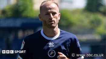 Sheff Wed re-sign legend Bannan and add Barry