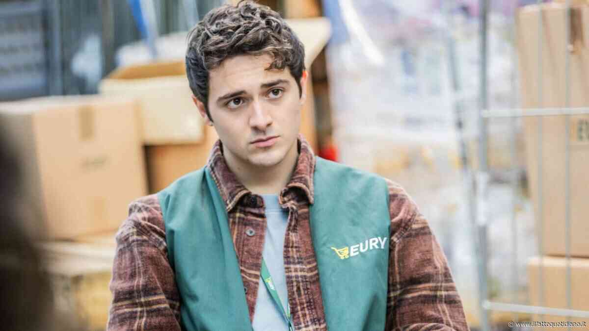 “Sono stagista nell’animo. Ho la dipendenza a buttarmi nella mischia e provare a imparare. Per far parte di un musical ho ‘barato’, ma non ho mentito”: così Tommaso Cassissa che ora lavora al “Super Market”
