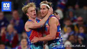 Live: Bulldogs get vital win as Dees face Tigers at MCG