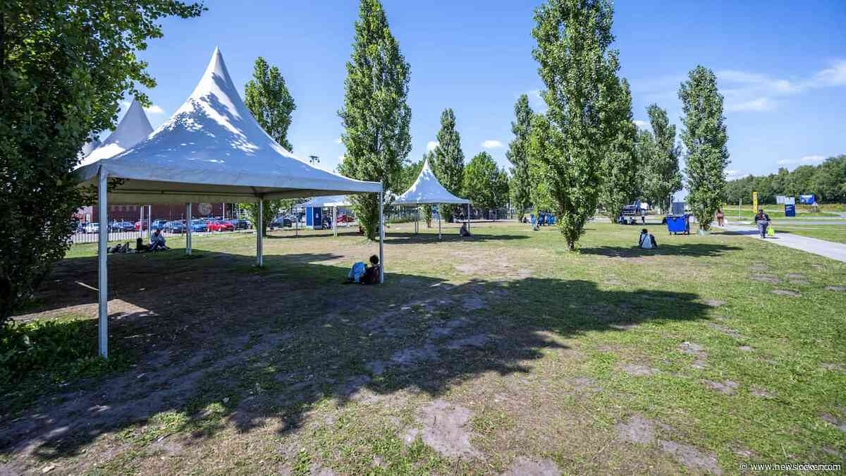Opstootjes voor aanmeldcentrum Ter Apel op eerste avond zonder het Rode Kruis