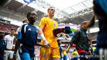 Pickford takes Shilton's WC appearance record