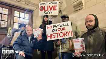 Campaigners call drop in museum visits 'catastrophic'