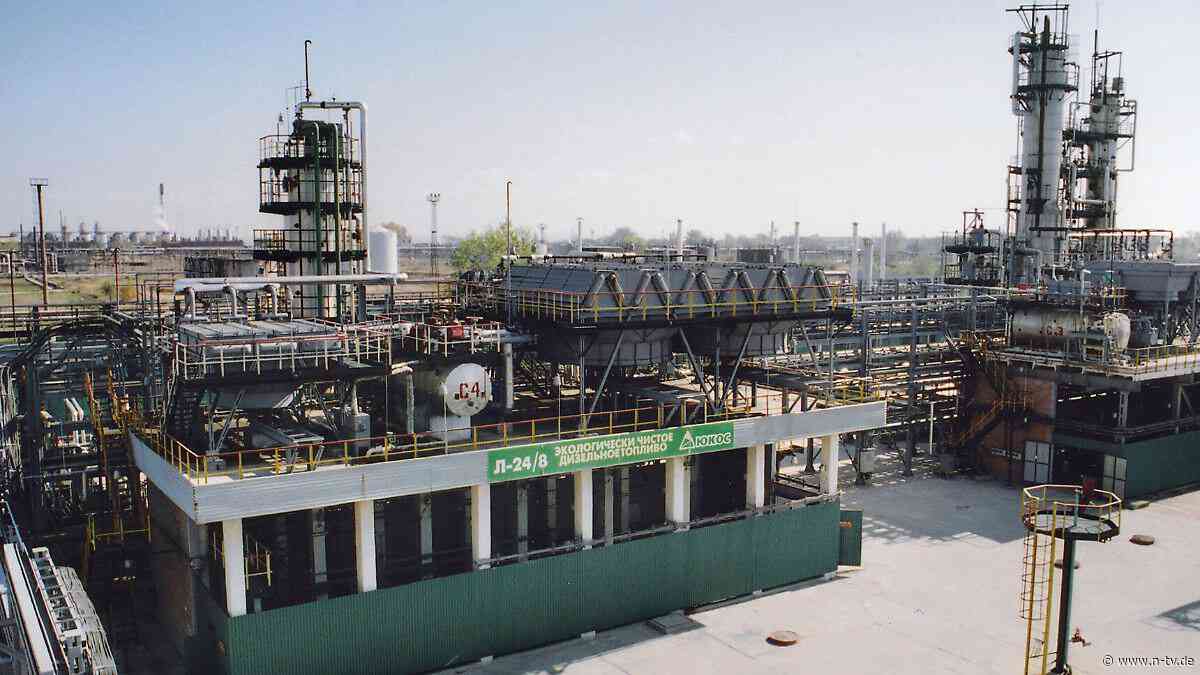 Rauchschwaden steigen auf: Ukraine greift Ölraffinerie im Wolgagabiet Samara an