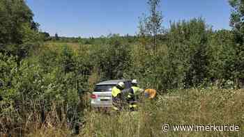 Wagen mit Kleinkind an Bord landet im Graben am Moor – Bub bleibt aber unverletzt