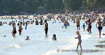 Barry Island packed as temperatures hit 31C and Met Office says heatwave will last for days