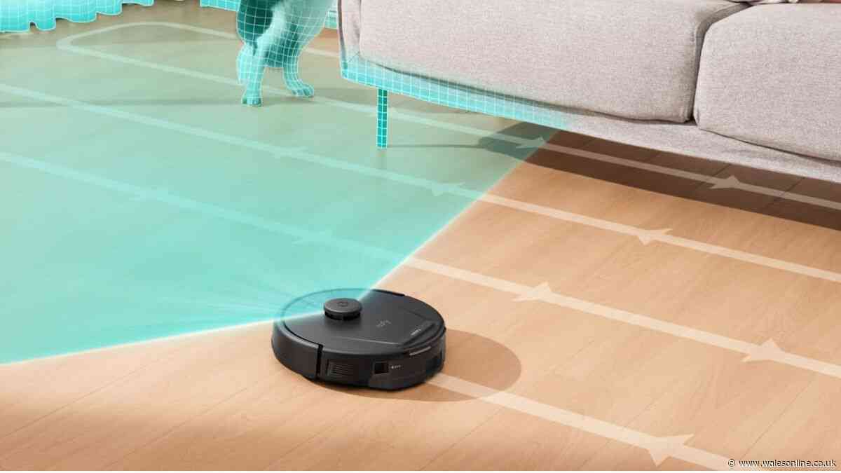 'I come home to nice clean floors' thanks to Robot vac that 'sucks up so much dust'