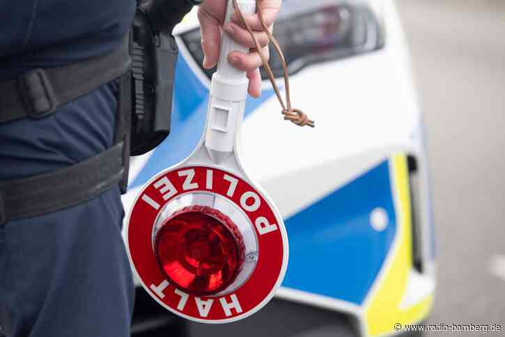 Polizei stoppt 17-Jährigen im getunten SUV mit Mängeln
