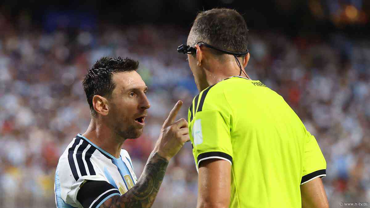 Laut Lippenlesern: Lionel Messi soll Viertelfinal-Schiri eine Ansage gemacht haben