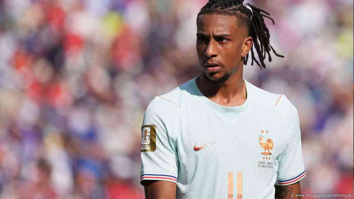 Kuriose Szene: Mitspieler hindert Bayern-Star Michael Olise am Jubeln