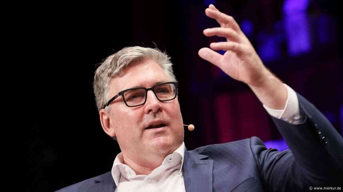 „Stammtischrechnerei“: Eintracht-Boss Hellmann kritisiert Medien