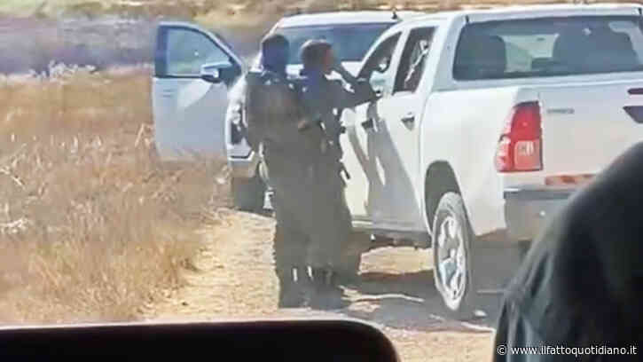 Cisgiordania, deputato Usa sequestrato per un’ora da coloni israeliani e soldati Idf: “Hanno fatto un grave errore”