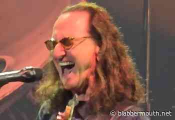 Watch: RUSH Returns To Live Stage After GEDDY LEE's Battle With Laryngitis And Bronchitis