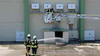 Feuerwehren löschen Brand in einer Trafostation in Buch: Schaden wird auf 50.000 Euro geschätzt