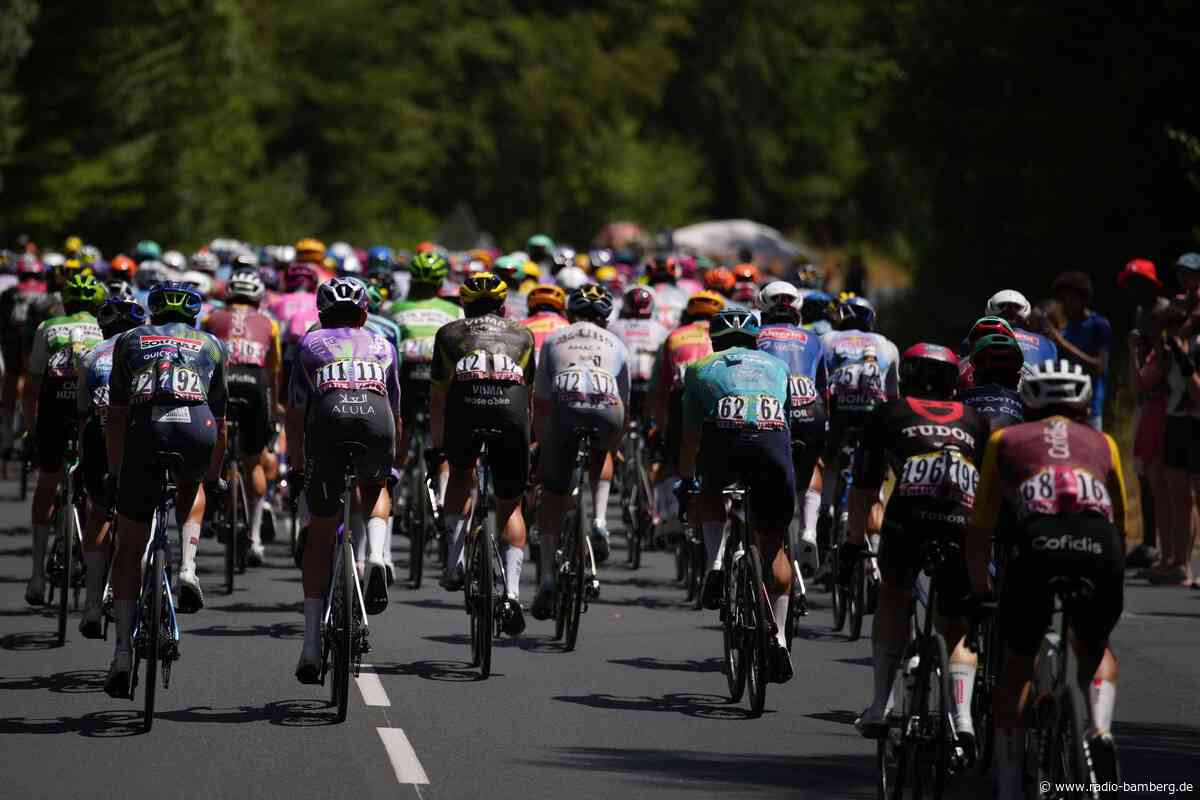 Fast 40 Grad: Van der Poel gewinnt Hitze-Etappe bei Tour