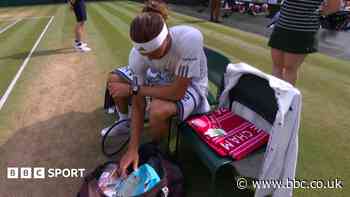 Why is Zverev allowed to use his phone at Wimbledon?