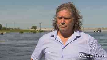 'The crest could be within 24 hours,' says Brandon mayor as city continues flood preparations