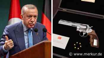 „Es ist einfach ein Geschenk“: Analyst bremst Revolver-Debatte nach NATO-Gipfel