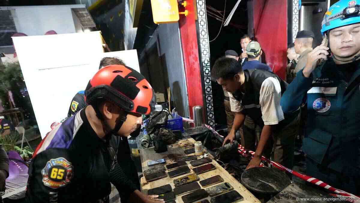 Medien: Viele Tote bei Feuer in Pub in Bangkok