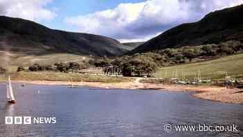 Teenager dies at Dovestone reservoir
