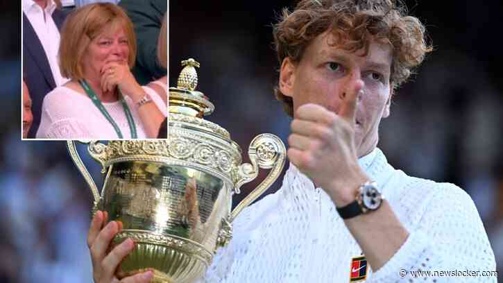 Kampioen Jannik Sinner ziet moeder vluchten tijdens Wimbledon-finale en grapt: ’Niet altijd makkelijk om een tennisser te zijn’