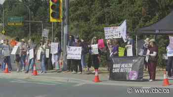Striking B.C. nurses take picket lines to Vancouver Island