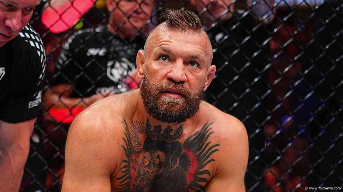 Joe Rogan calls out 'crazy' kick attempt by Conor McGregor that led to injury: 'You don't do that'
