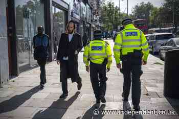 Police officers to patrol schools and synagogues in Jewish communities to curb antisemitic attacks