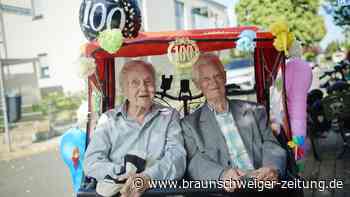 Zwei 100-Jährige feiern in Braunschweig – mit einer Rikscha­fahrt, Musik und Eis