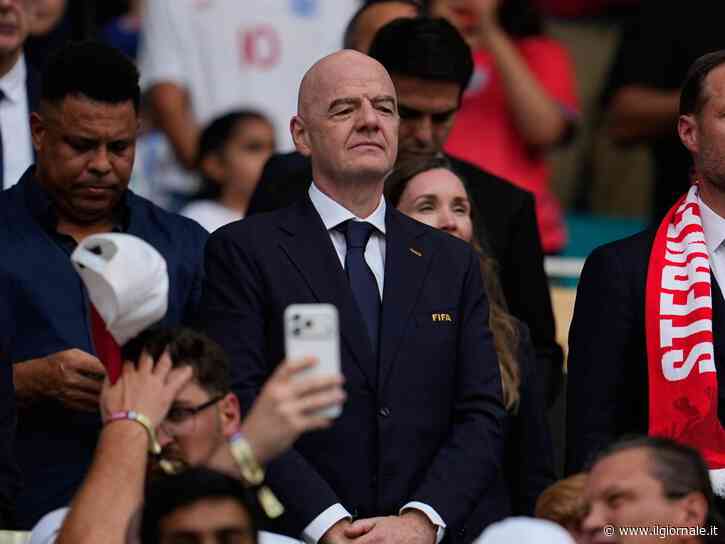Arbitri, cavo e FF. La Farsa Fifa imbarazza tutti