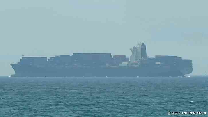 Bemanning gered na brand op schip in Straat van Hormuz