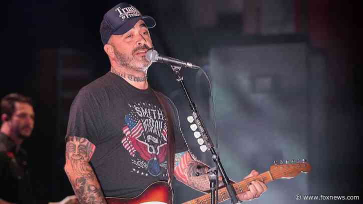 Aaron Lewis says music industry turned its back on him because of his politics
