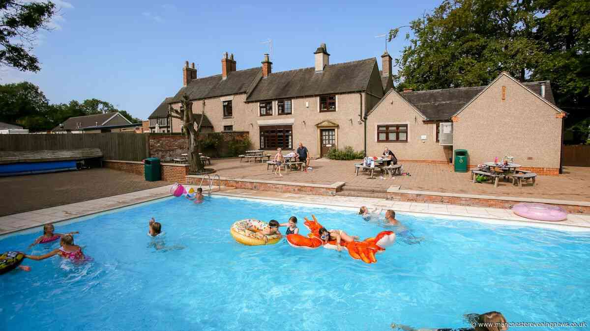 The award-winning Peak District family campsite with a heated outdoor pool and its very own pub