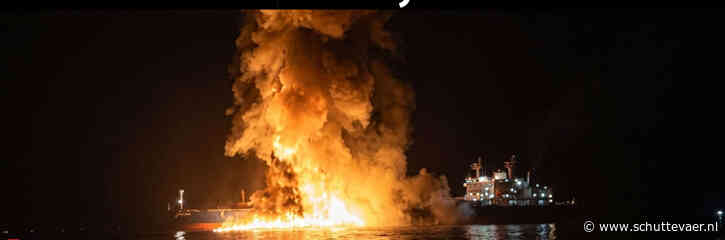 Containerschip GFS Galaxy zwaar beschadigd bij aanval in Straat van Hormuz, een bemanningslid vermist