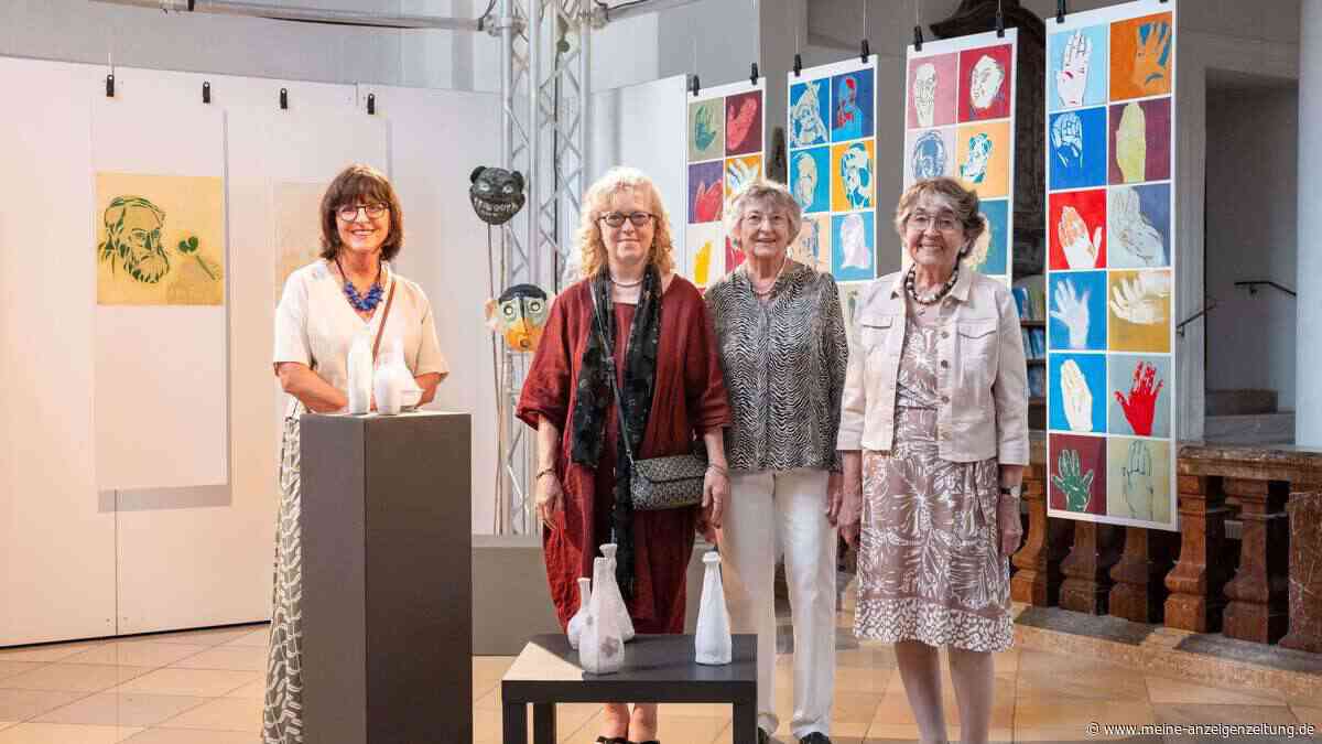 „Sturmwind“-Ausstellung: Maria-Magdalena-Schau lockt viele Besucher in Freisinger Kirche