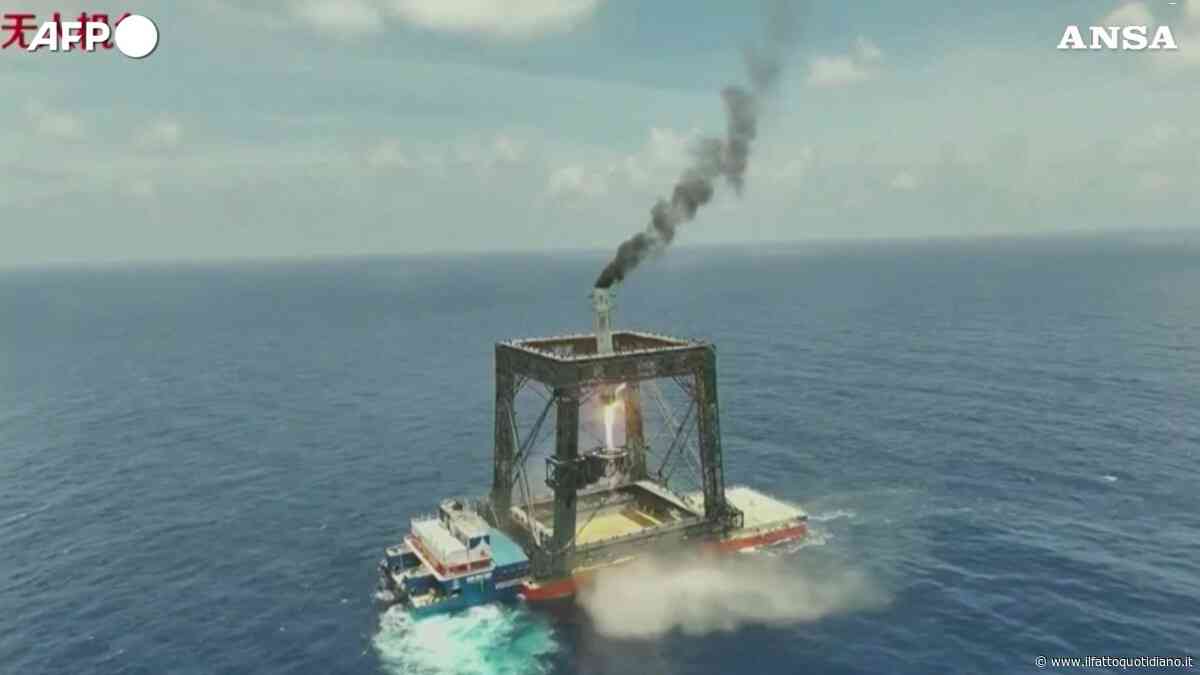 Lancio storico in Cina, recuperato per la prima volta un razzo riutilizzabile: così Pechino sfida SpaceX di Elon Musk