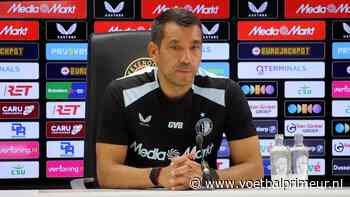 Van Bronckhorst reageert op Feyenoord-geruchten: 'De gesprekken lopen...'