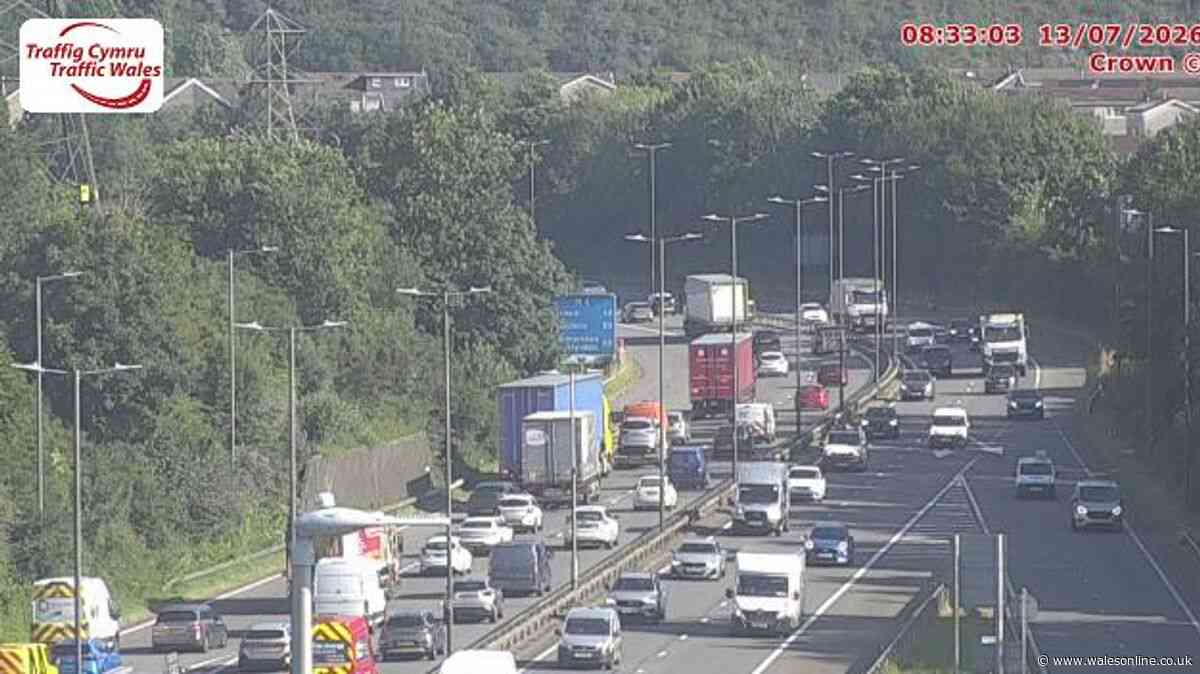 Drivers face major delays after M4 crashes