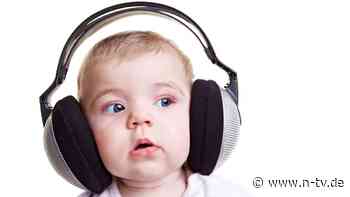 Bewegungen folgen erst später: So früh reagieren Babys auf Musik