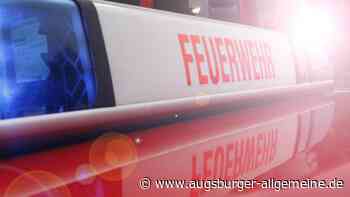 Zeitung brennt auf Holzbank: Feuerwehr-Einsatz vor Schule in Kaufering
